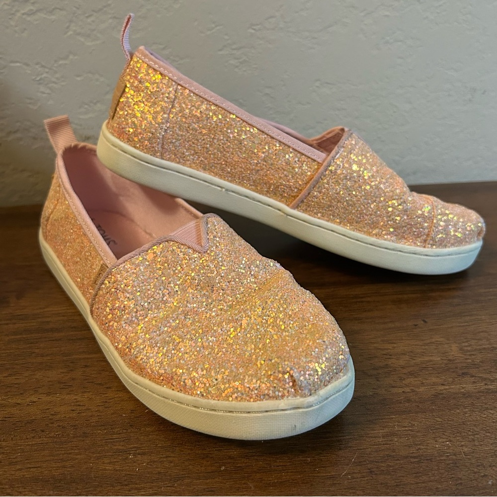 TOMS girls pink glitter slip on shoes 2.5